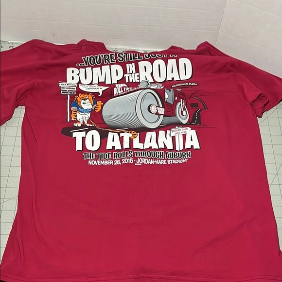 Gildan Red Graphic Short Sleeve Tee - Picture 10 of 10